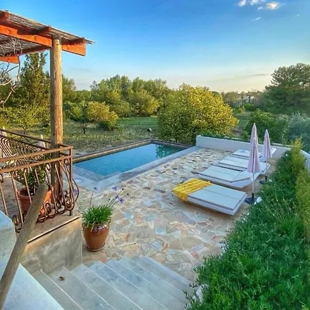 Manoir - Powered By Lieu- לינה וארוחת בוקר Bize-Minervois